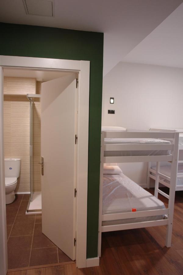 Hostel Trovadores Бургос Экстерьер фото