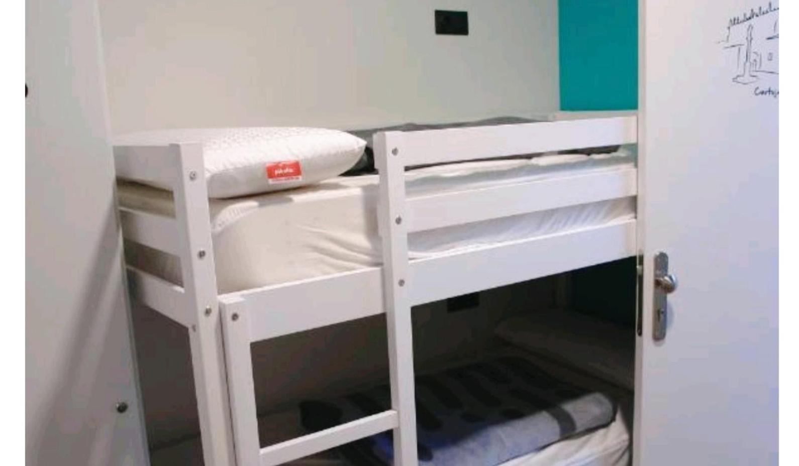 Hostel Trovadores Бургос Экстерьер фото